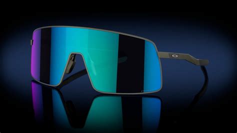 what are the big sunglasses called